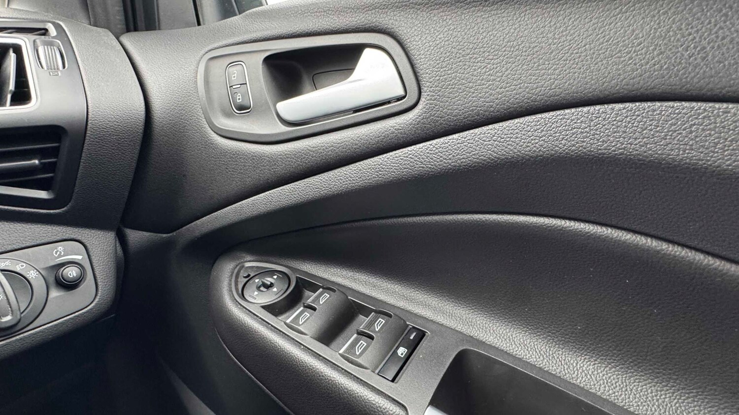 Used Ford Kuga 2017 for sale - 77913685: Photo 20