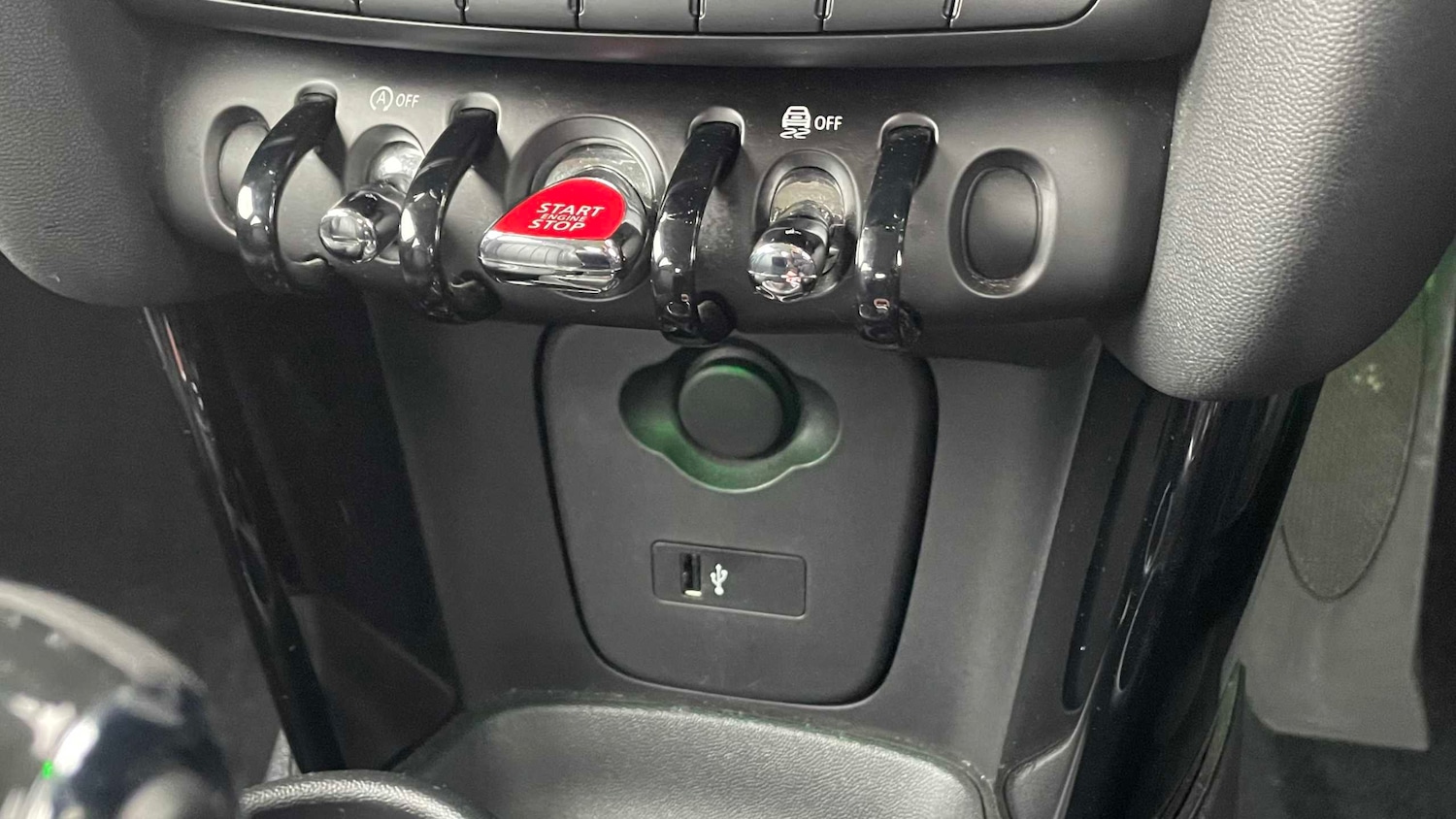 Used MINI Hatch 2019 for sale - 77943180: Photo 24