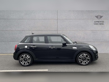 Used MINI Hatch 2019 for sale - 77943180: Photo