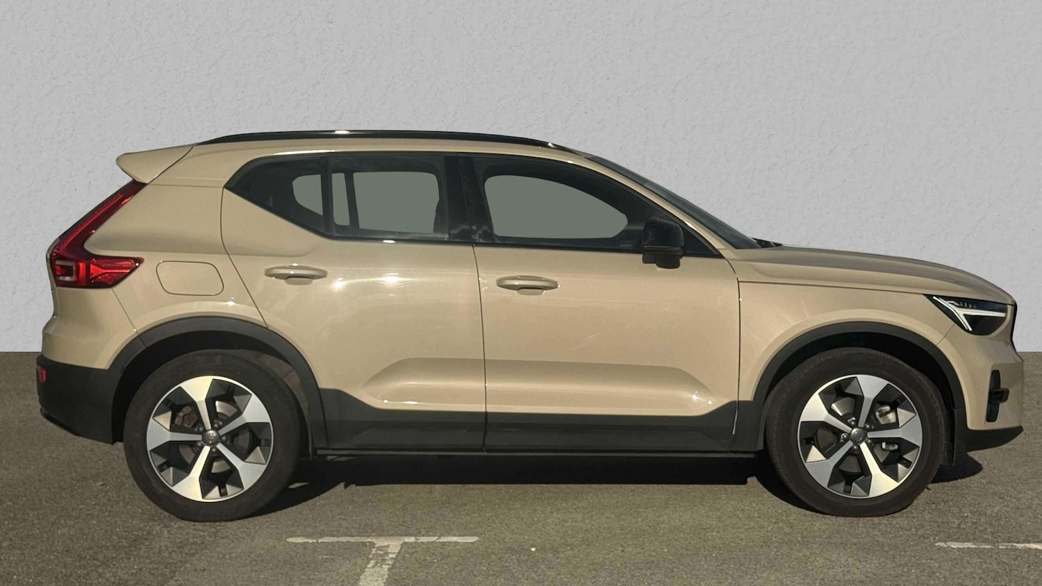 Used Volvo XC40 2024 for sale - 77857919: Photo 3
