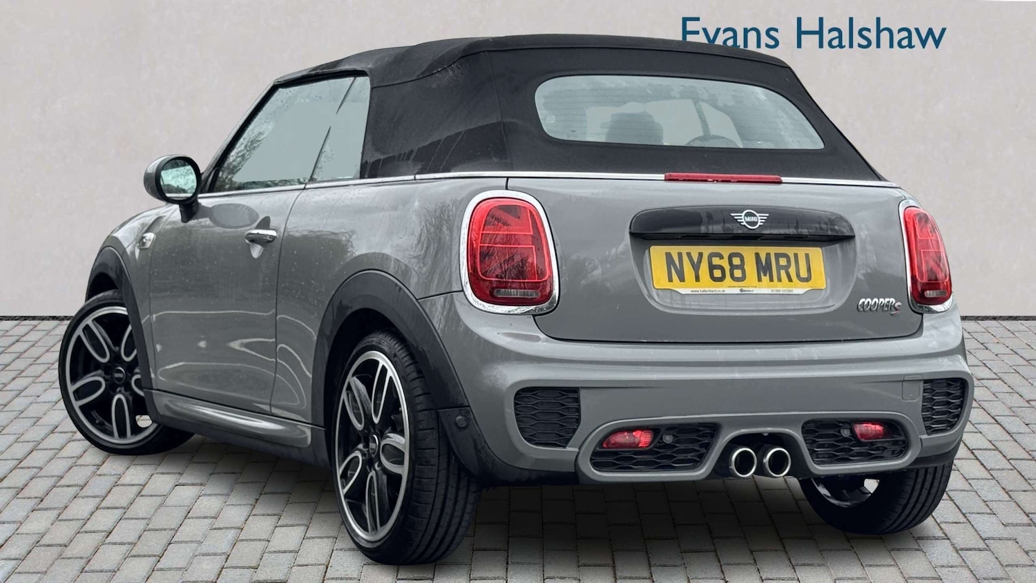 Used MINI Convertible 2018 for sale - 78010018: Photo 2