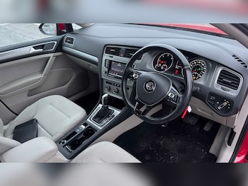 Used Volkswagen Golf 2013 for sale - 77859750: Photo