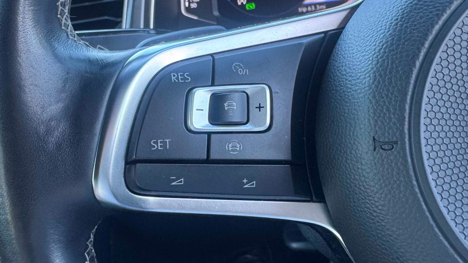 Used Volkswagen T-Roc for sale - 77860561: Photo 11