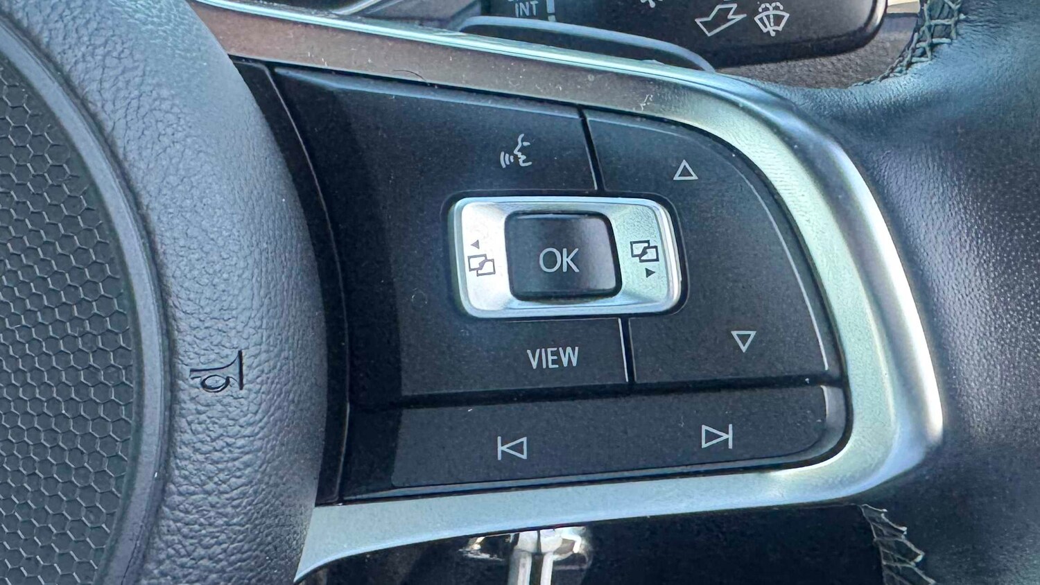 Used Volkswagen T-Roc for sale - 77860561: Photo 12