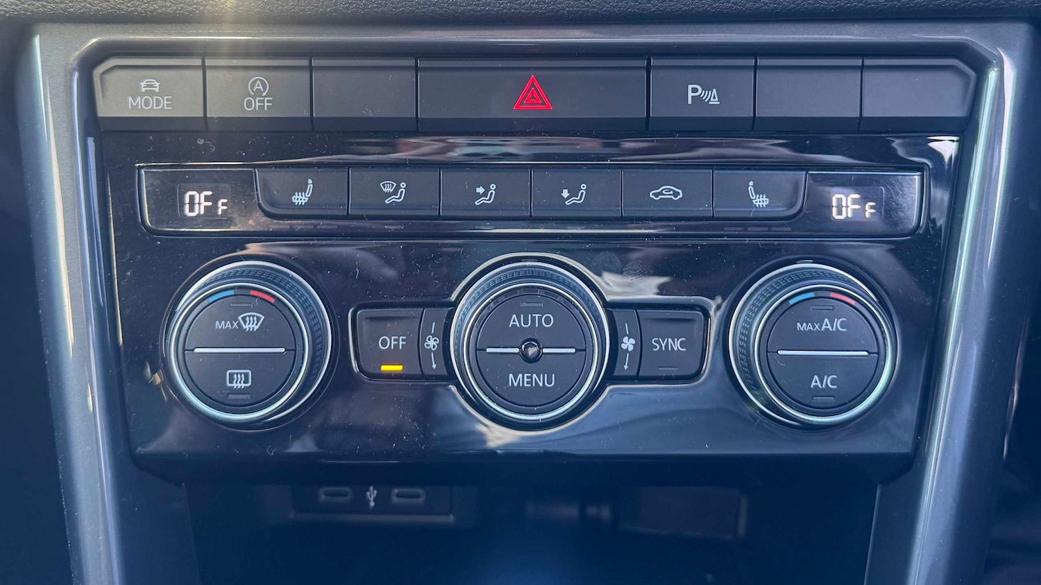 Used Volkswagen T-Roc for sale - 77860561: Photo 16