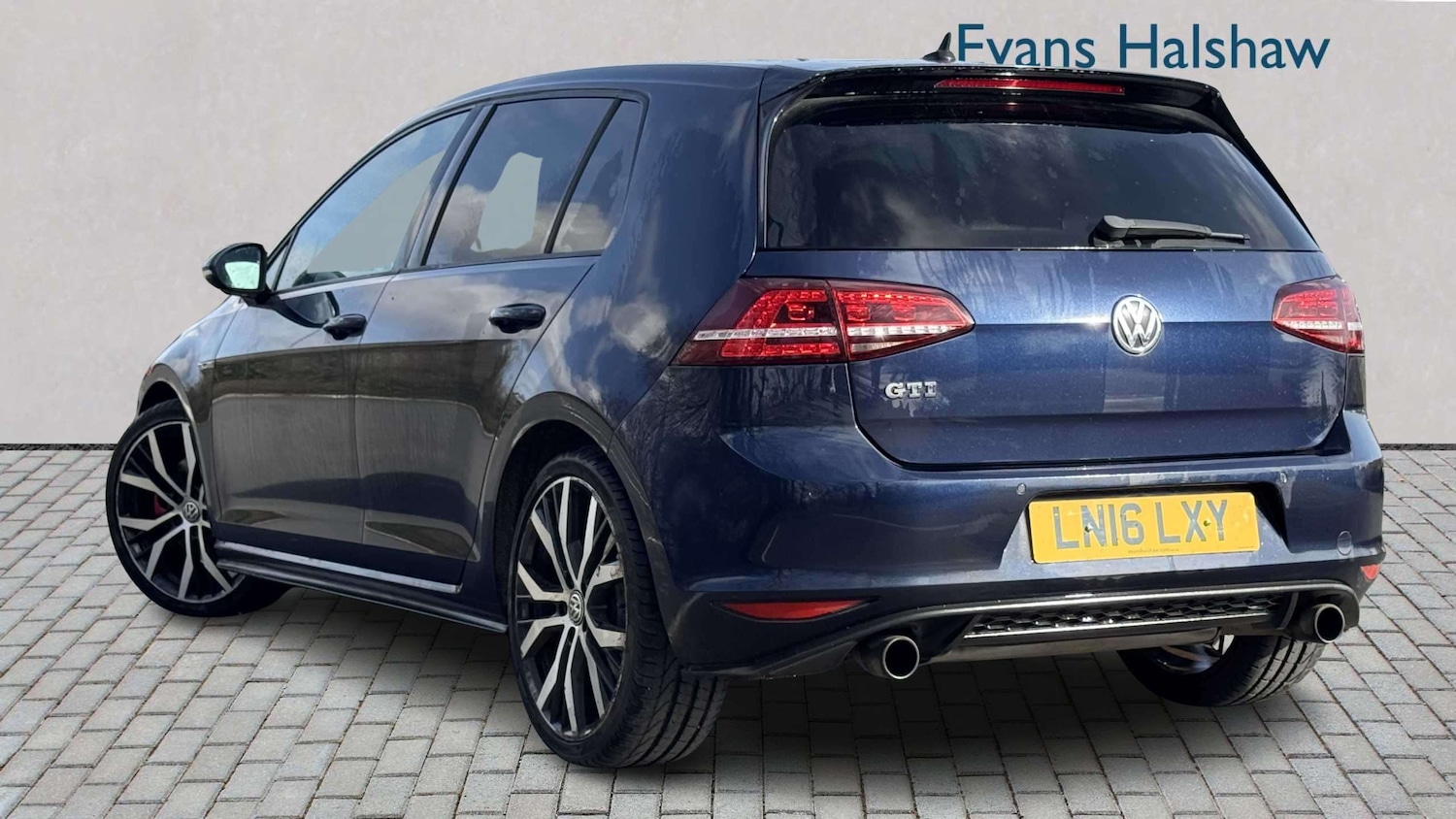 Used Volkswagen Golf 2016 for sale - 77859257: Photo 2