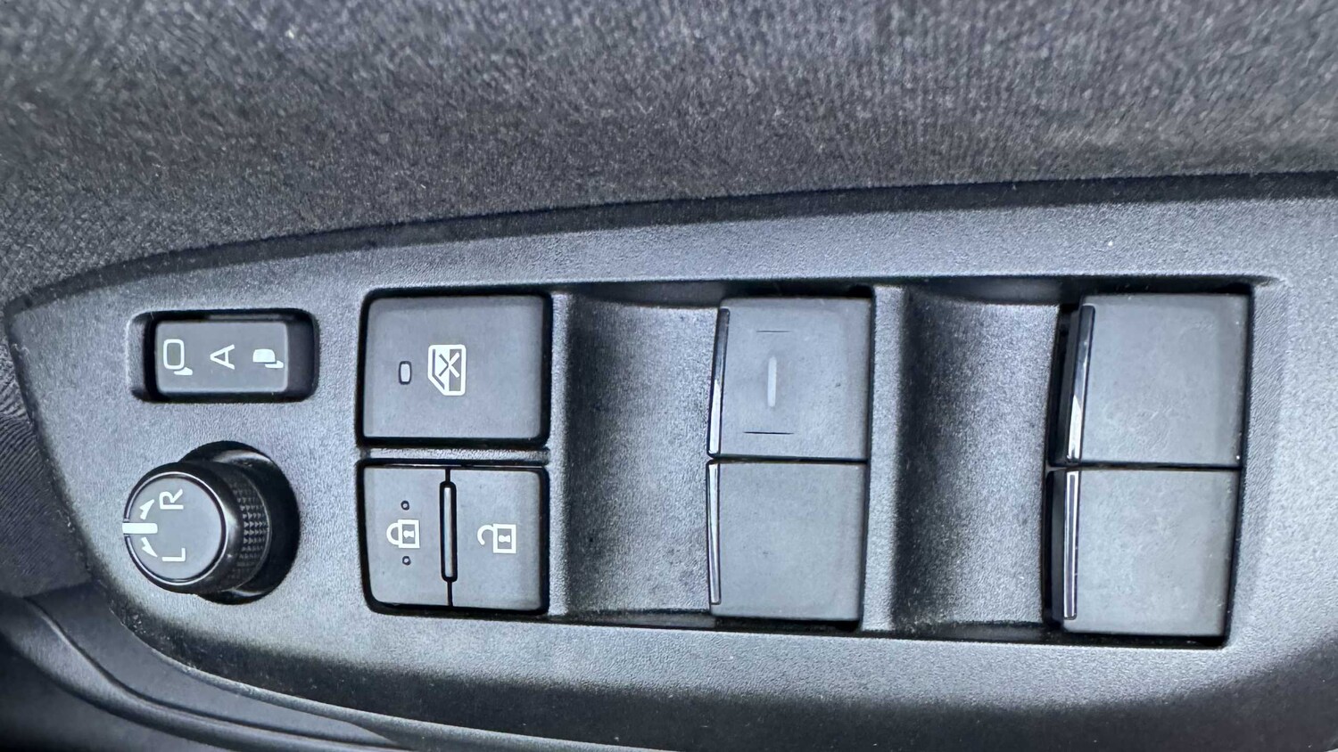 Used Mazda Mazda2 HYBRID 2025 for sale - 77862602: Photo 14