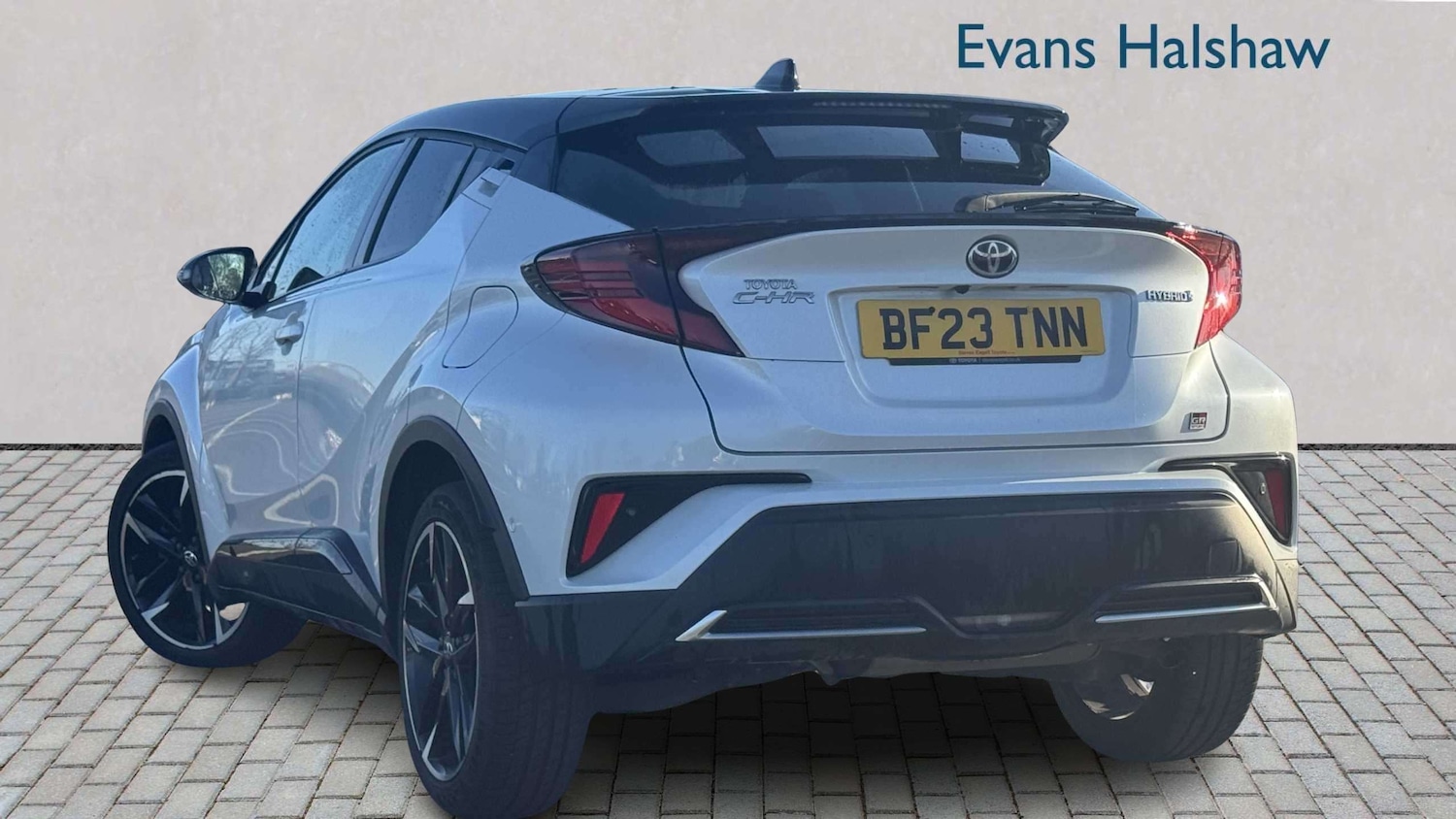 Used Toyota C-HR 2023 for sale - 77943226: Photo 2