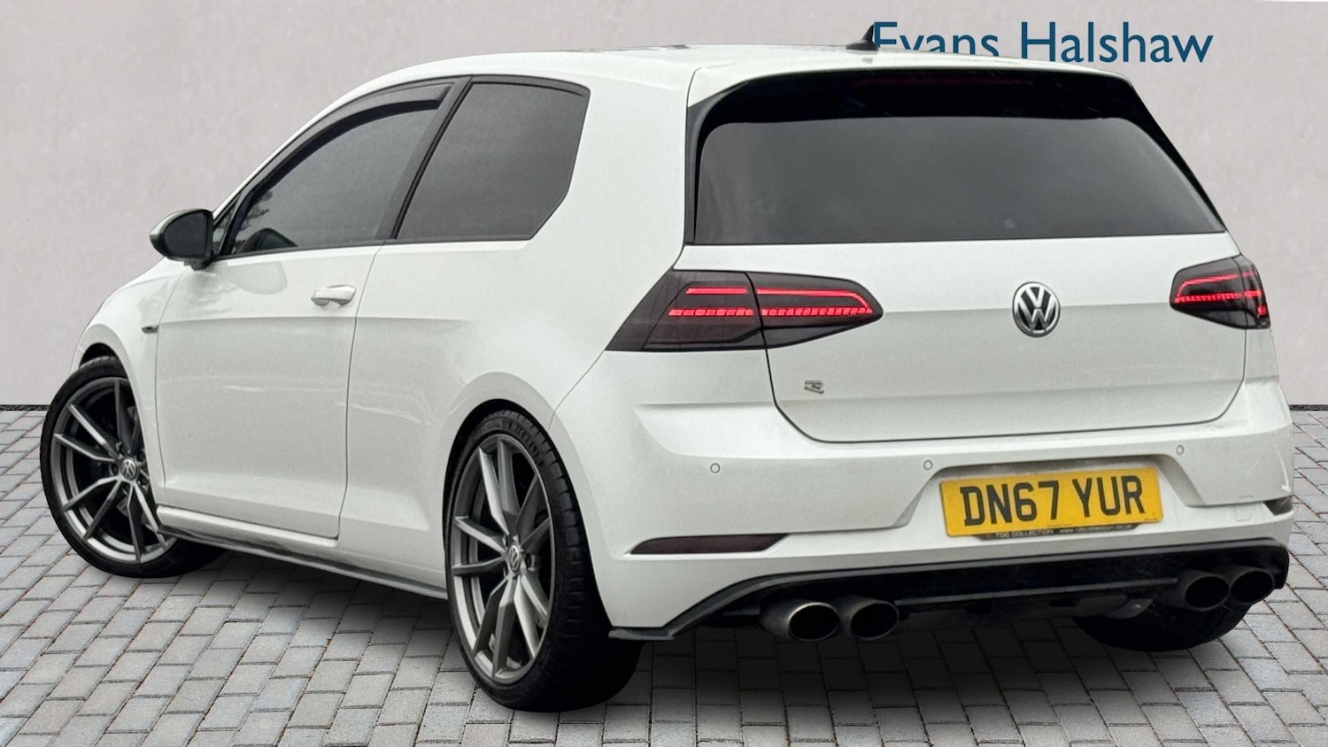 Used Volkswagen Golf 2017 for sale - 77857876: Photo 2