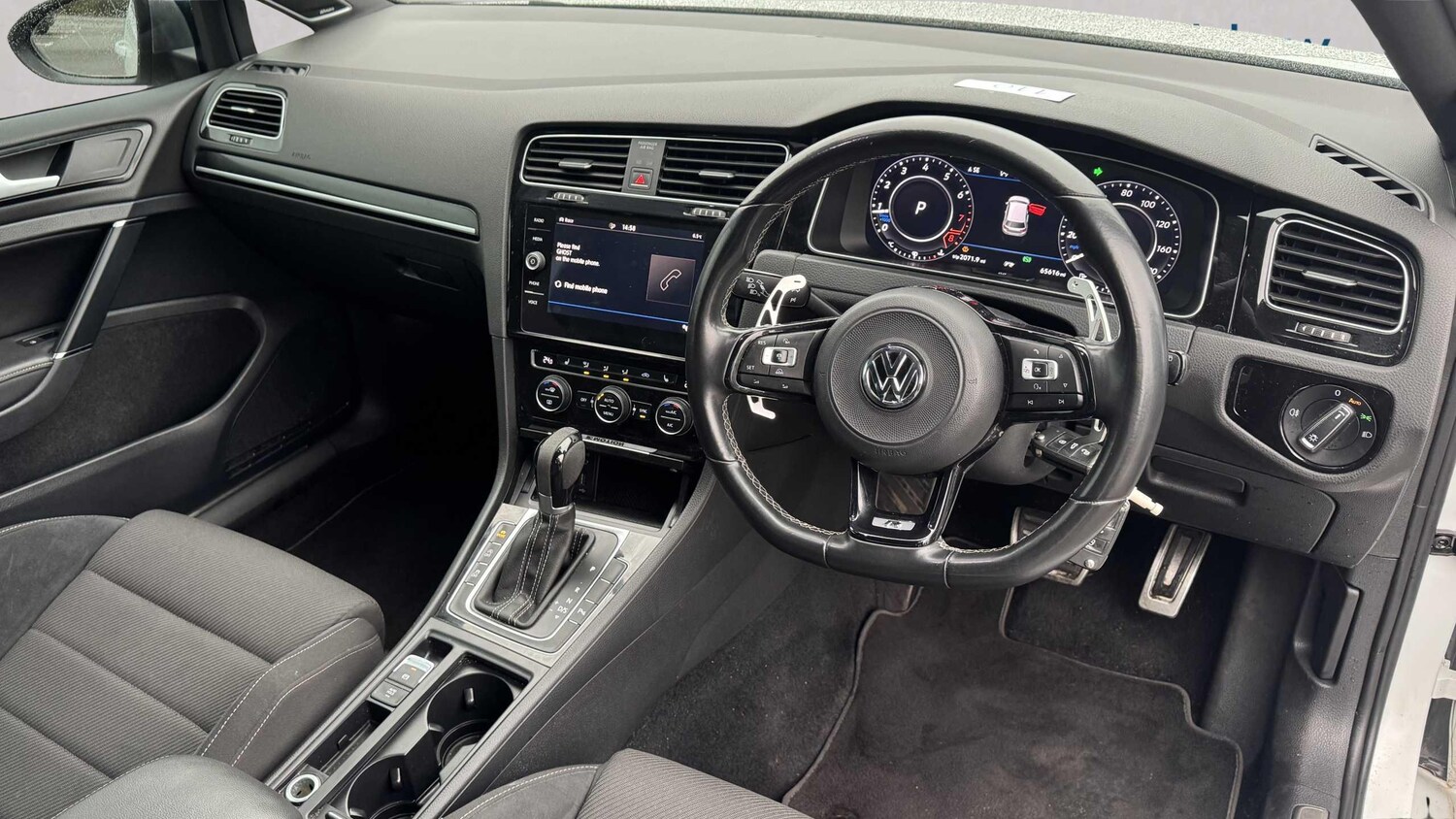 Used Volkswagen Golf 2017 for sale - 77857876: Photo 6