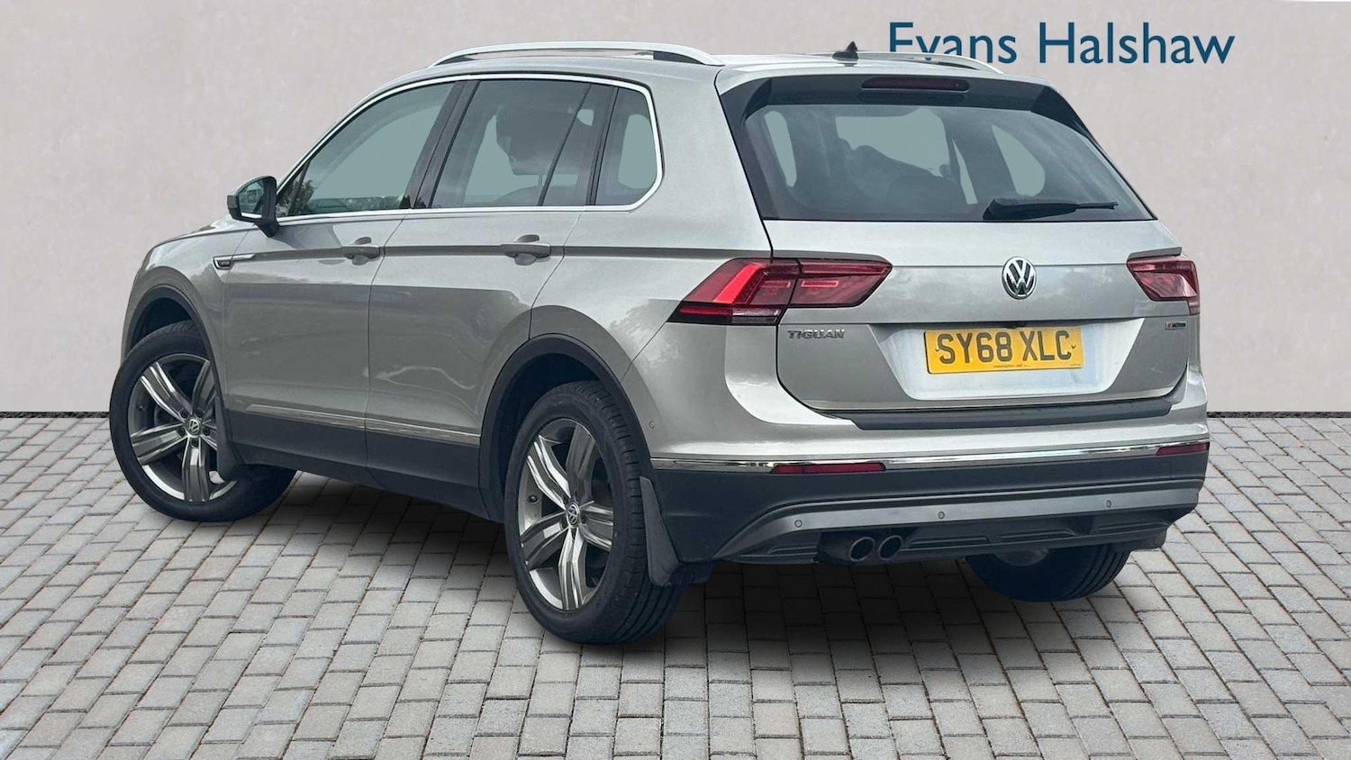Used Volkswagen Tiguan for sale - 77859334: Photo 2