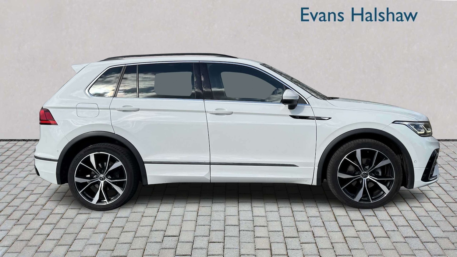 Used Volkswagen Tiguan for sale - 77862110: Photo 3