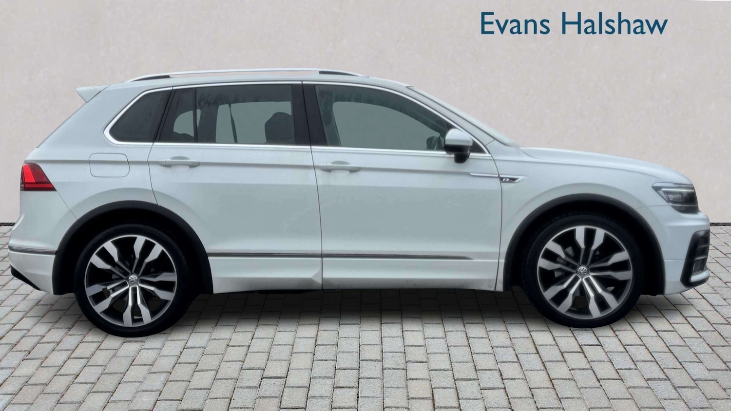 Used Volkswagen Tiguan for sale - 77859329: Photo 3