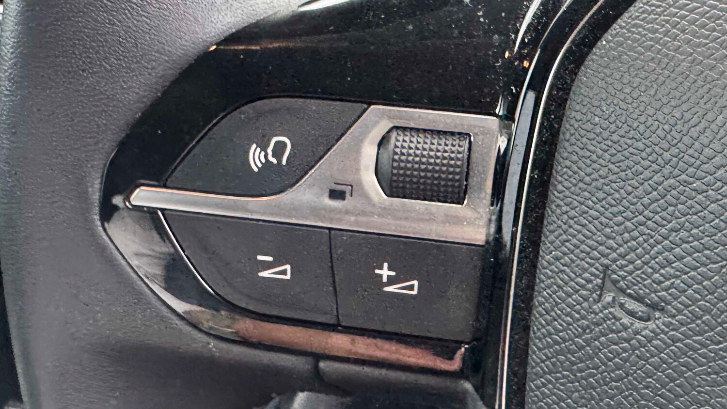 Used Peugeot 208 for sale - 77861992: Photo 10