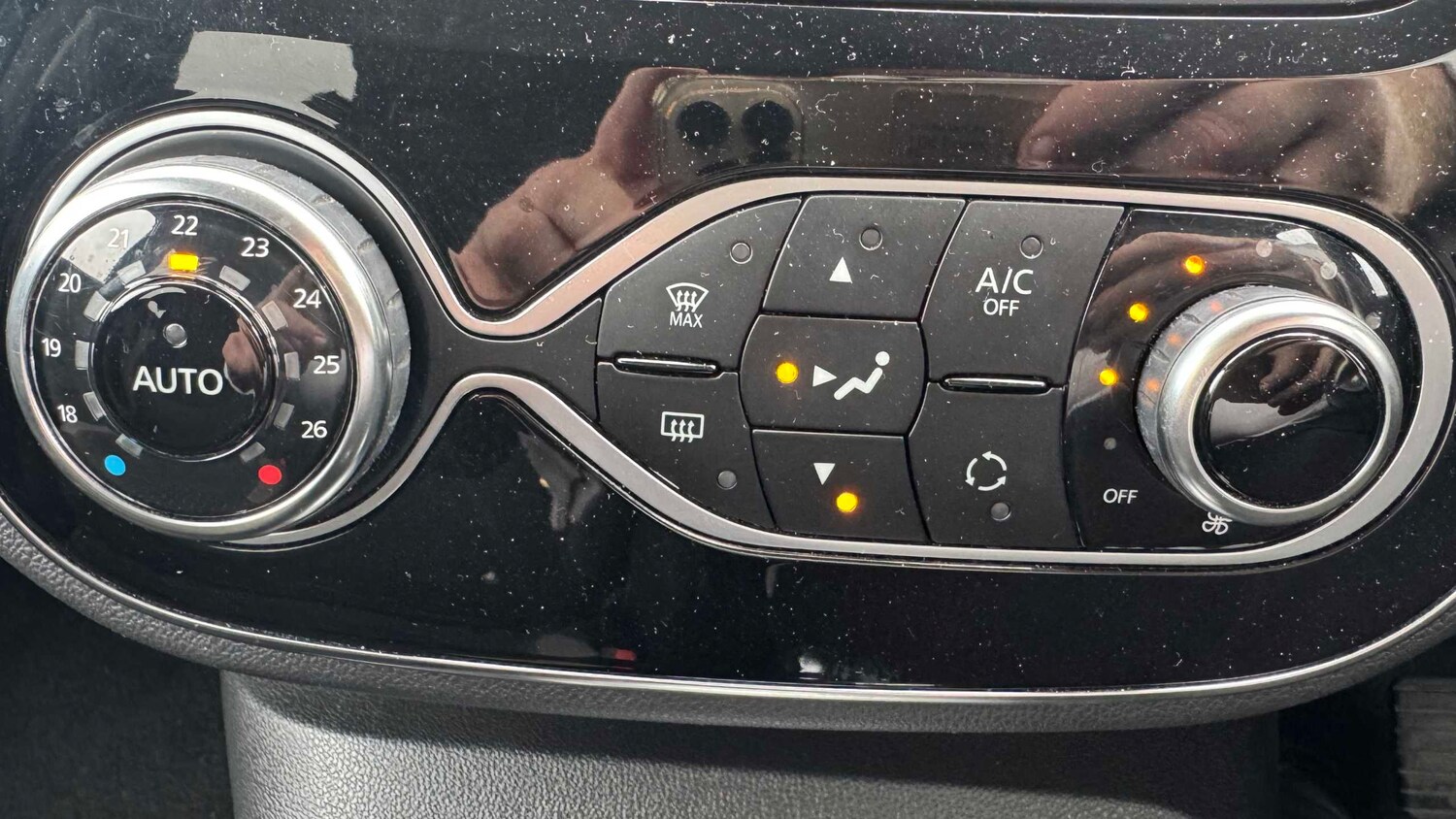 Used Renault Captur for sale - 78052347: Photo 11