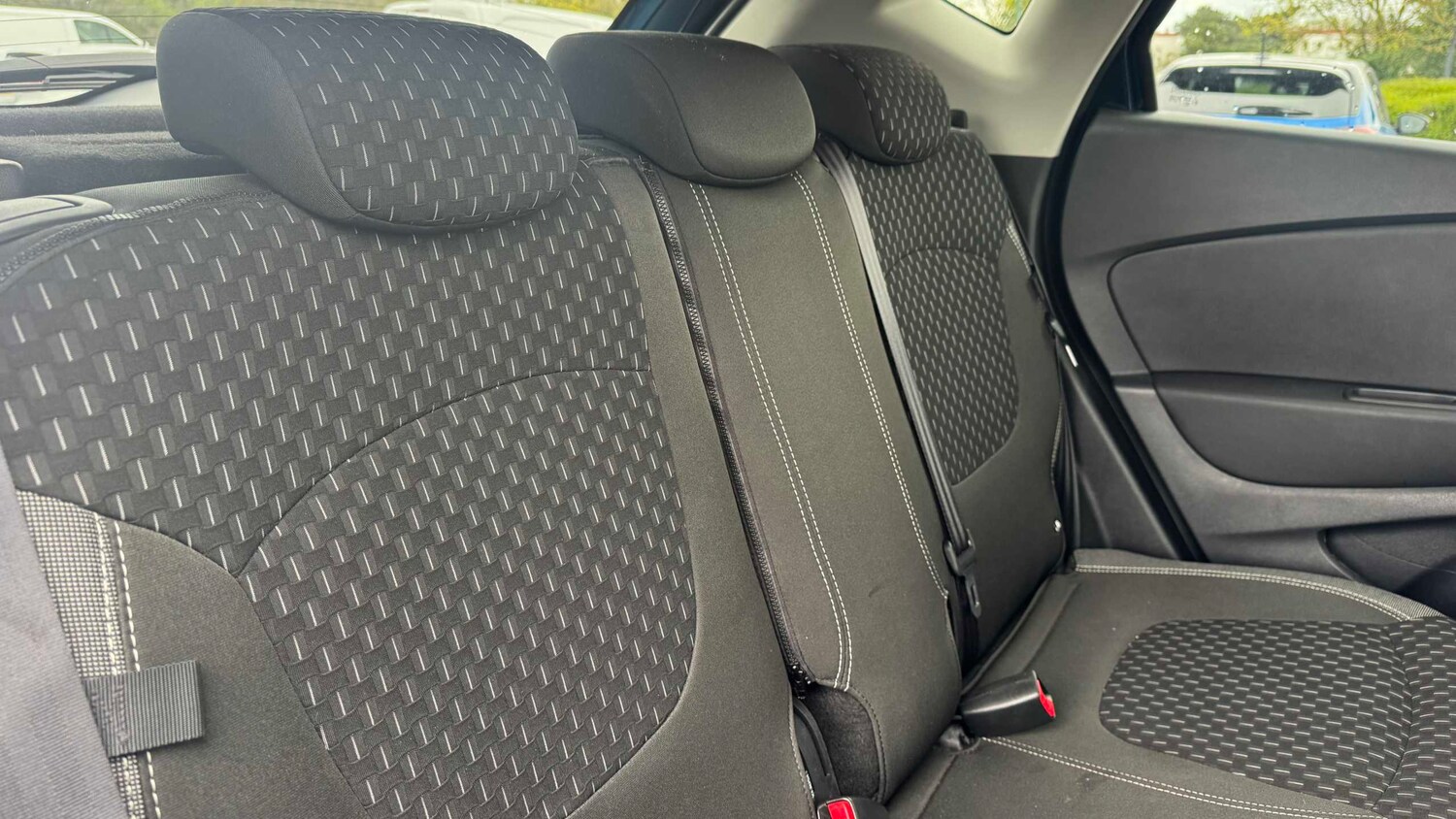 Used Renault Captur for sale - 78052347: Photo 17