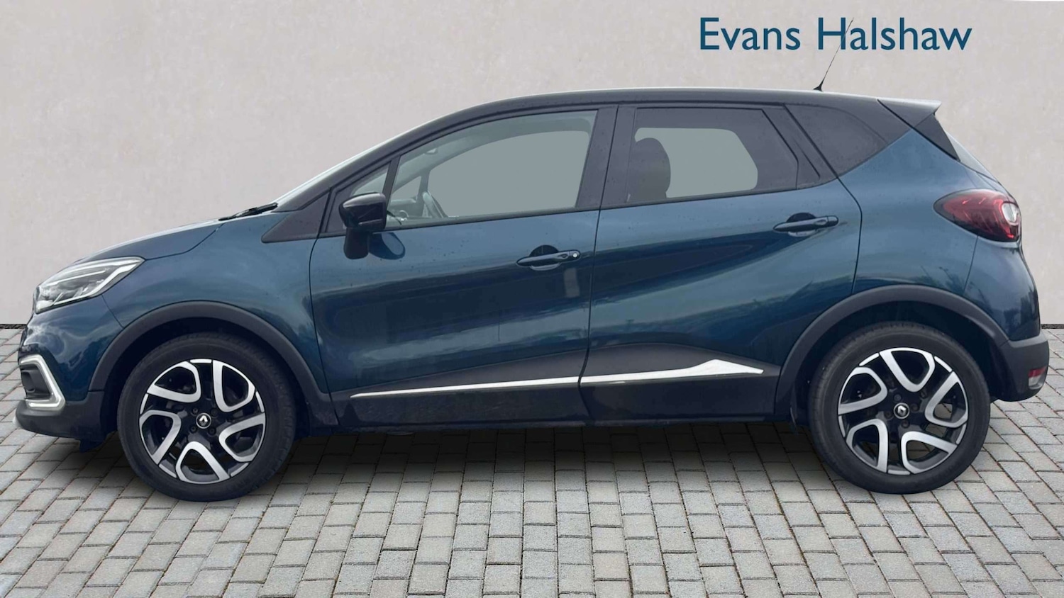 Used Renault Captur for sale - 78052347: Photo 4