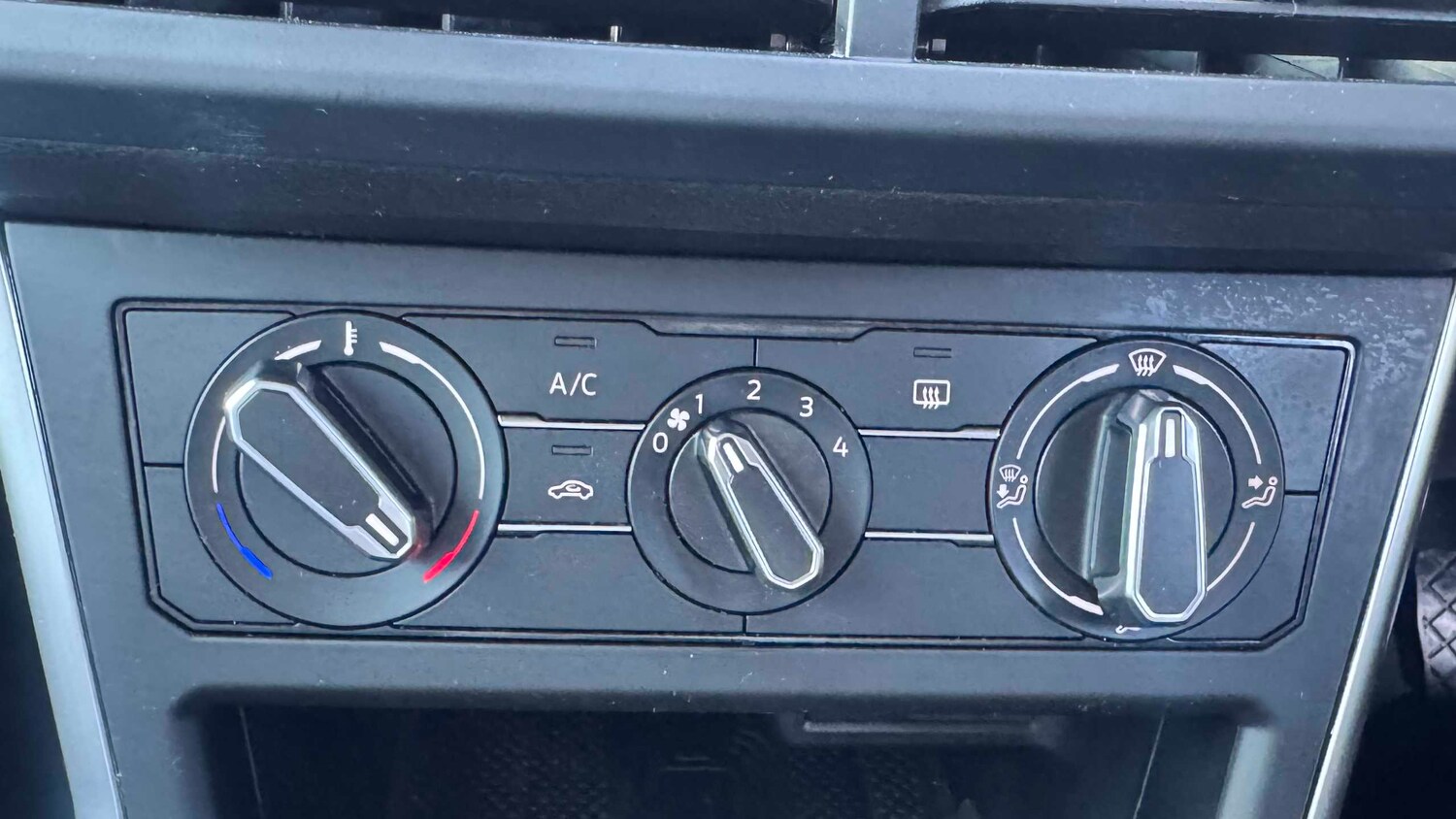 Used Volkswagen Polo 2024 for sale - 77858789: Photo 11