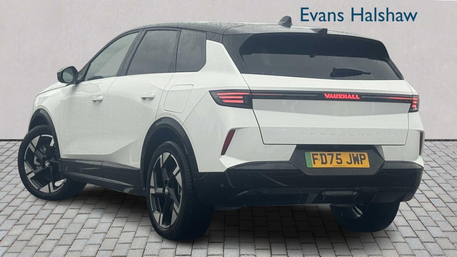 Used Vauxhall Grandland for sale - 77862036: Photo 2