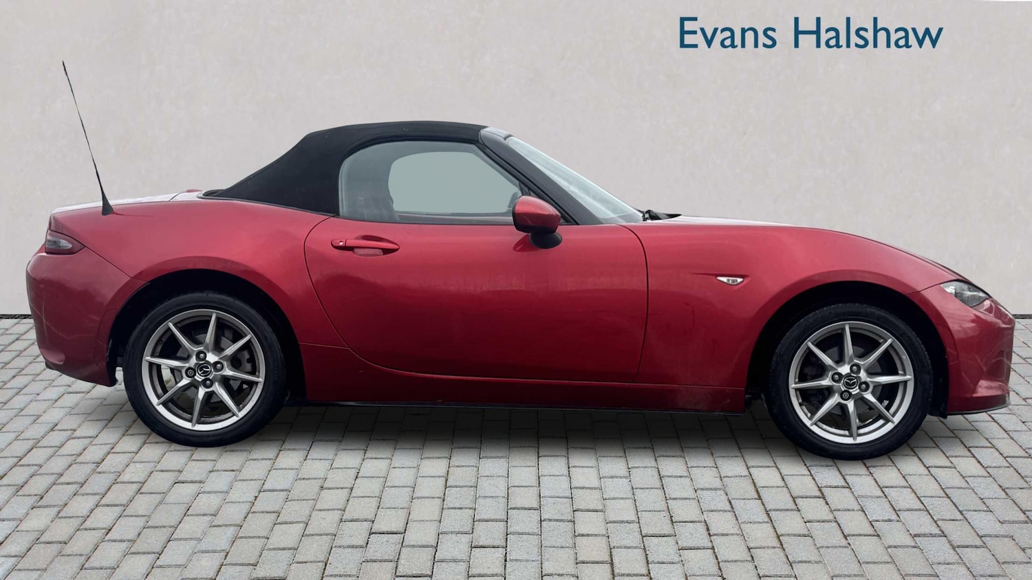 Used Mazda MX-5 2015 for sale - 77856725: Photo 2