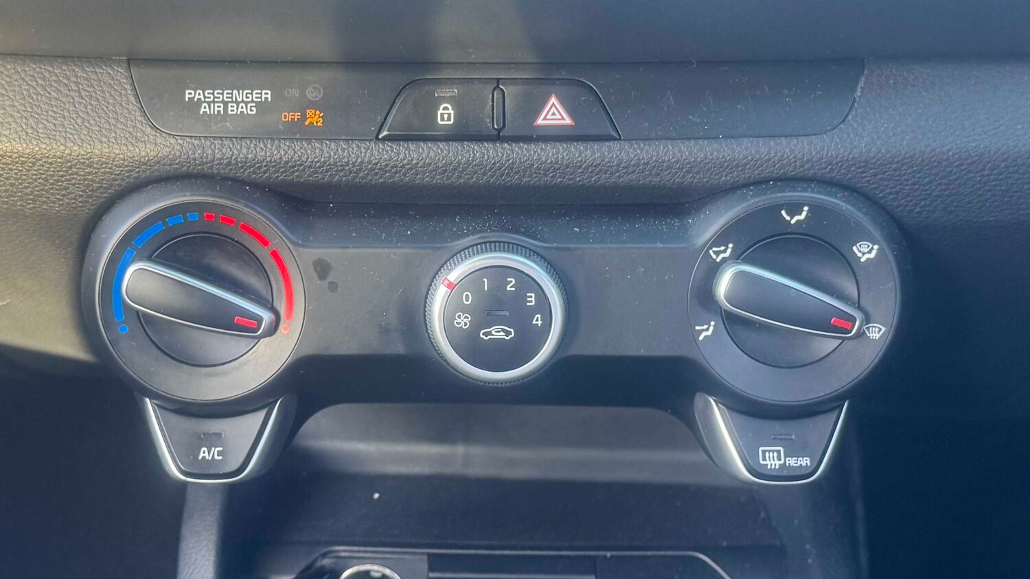 Used Kia Stonic 2022 for sale - 77856692: Photo 11