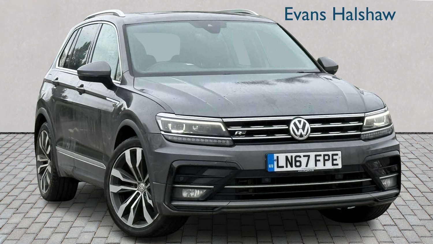 Used Volkswagen Tiguan 2017 for sale - 78209334: Photo 1