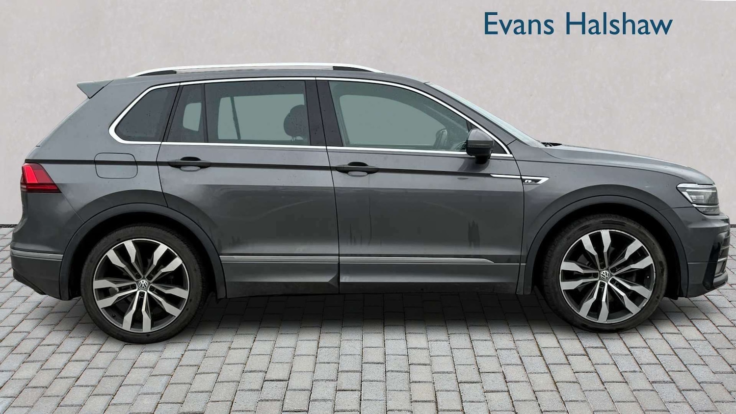 Used Volkswagen Tiguan 2017 for sale - 78209334: Photo 3