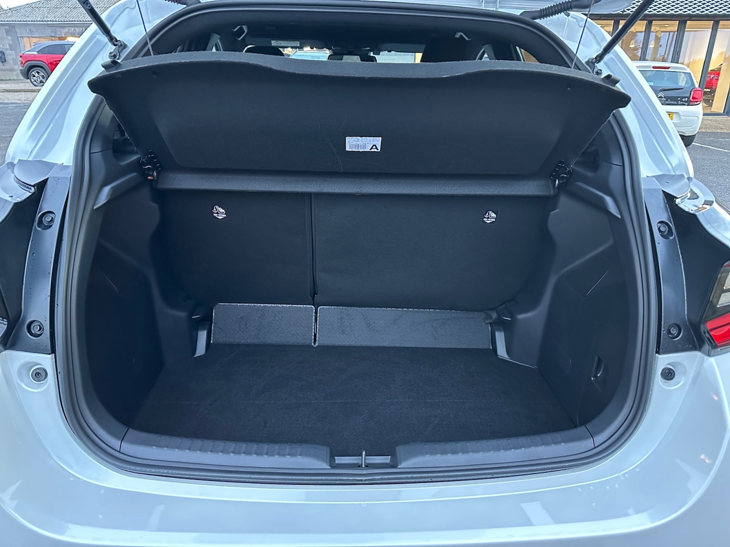 Used Mazda Mazda2 HYBRID 2025 for sale - 76533761: Photo 20