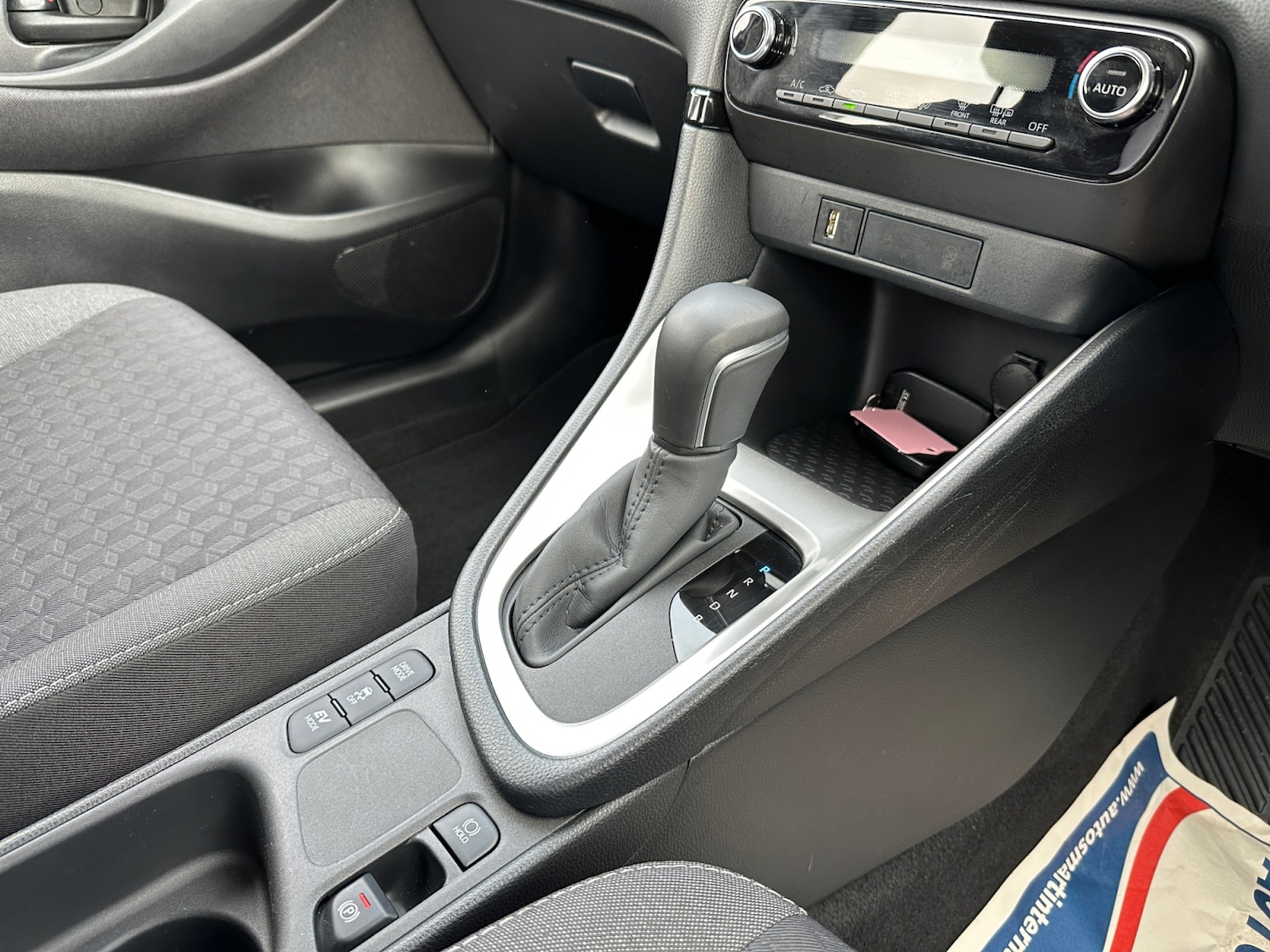 Used Mazda Mazda2 HYBRID 2023 for sale - 78009017: Photo 10