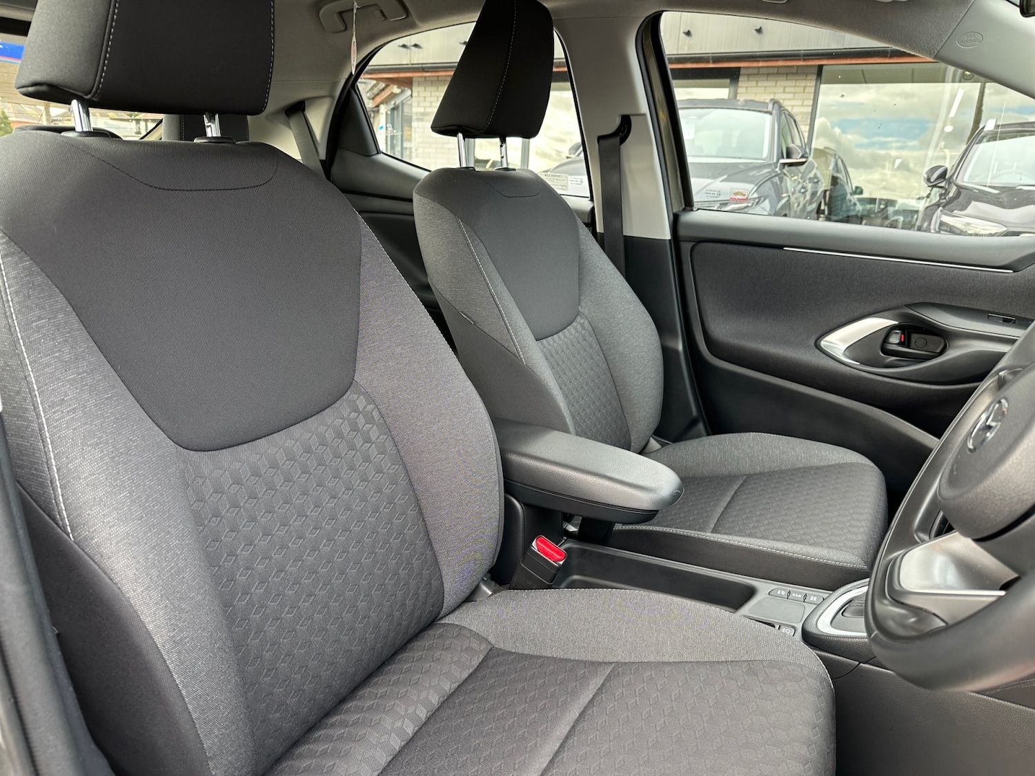 Used Mazda Mazda2 HYBRID 2023 for sale - 78009017: Photo 29