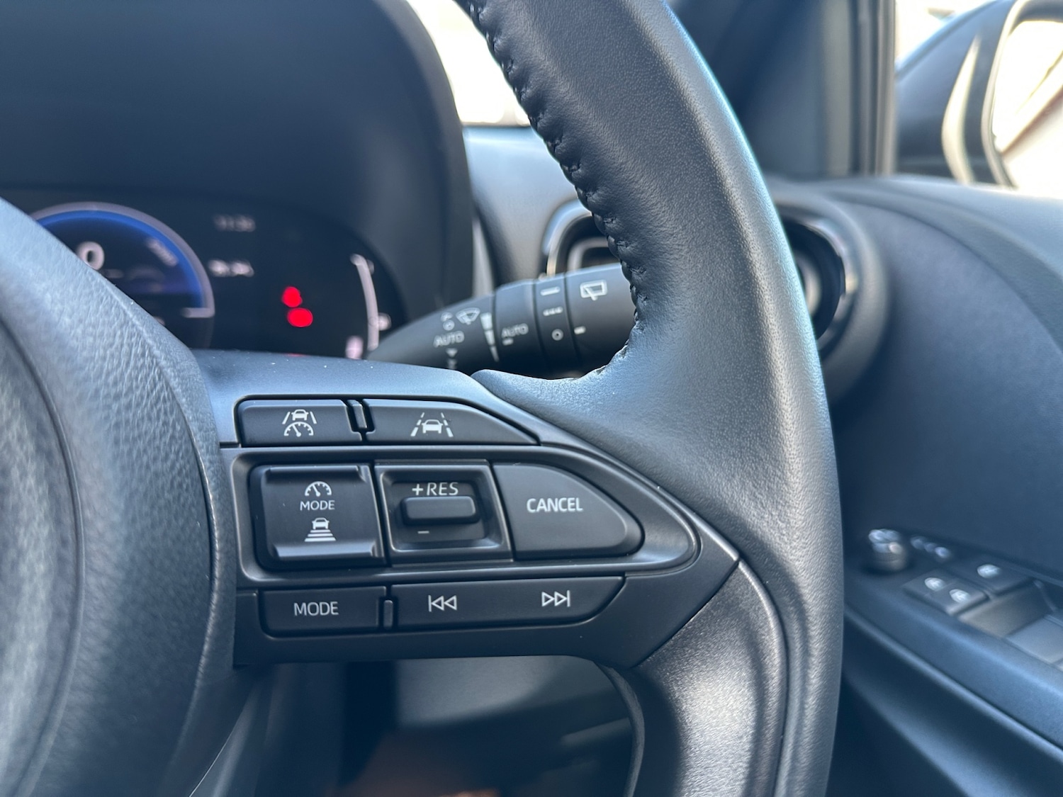 Used Mazda Mazda2 HYBRID 2025 for sale - 76640368: Photo 27