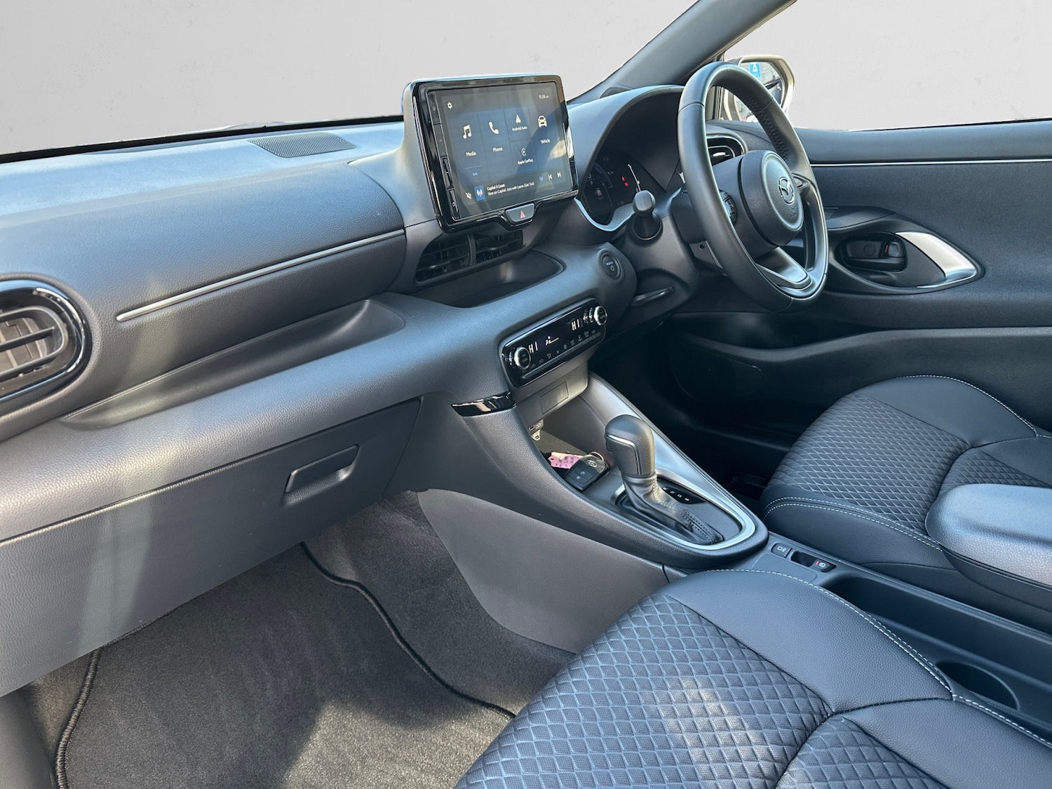 Used Mazda Mazda2 HYBRID 2025 for sale - 76640368: Photo 6