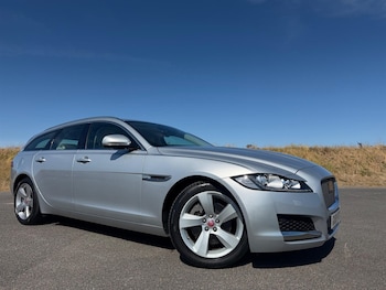 Used Jaguar XF 2019 for sale - 79448490: Photo