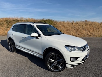 Used Volkswagen Touareg 2017 for sale - 79400141: Photo
