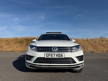 Used Volkswagen Touareg 2017 for sale - 79400141: Photo