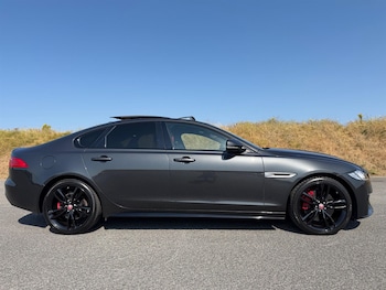 Used Jaguar XF 2017 for sale - 79311879: Photo