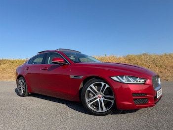 Used Jaguar XE 2018 for sale - 79311906: Photo
