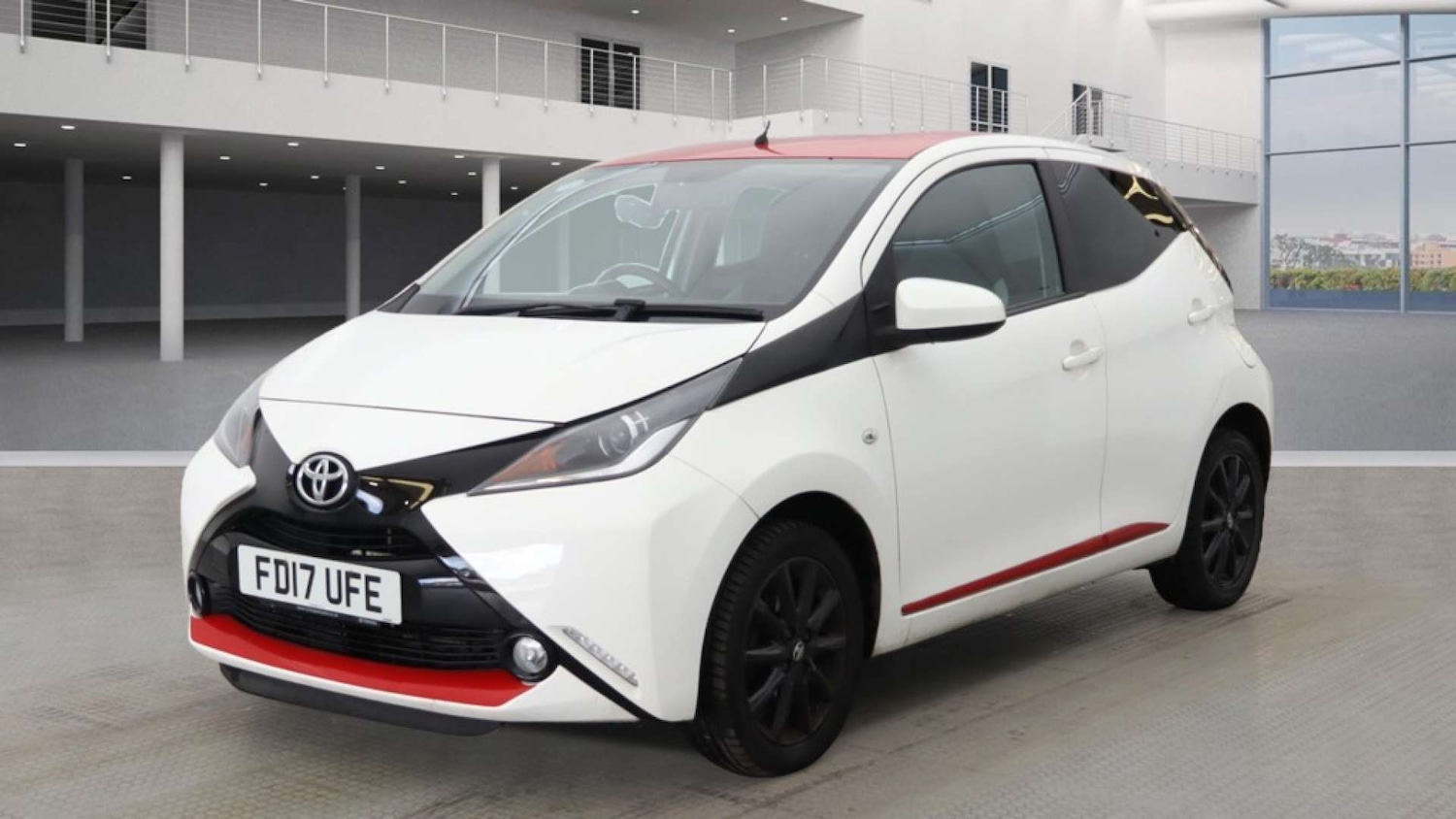 Used Toyota AYGO 2017 for sale - 76082858: Photo 2