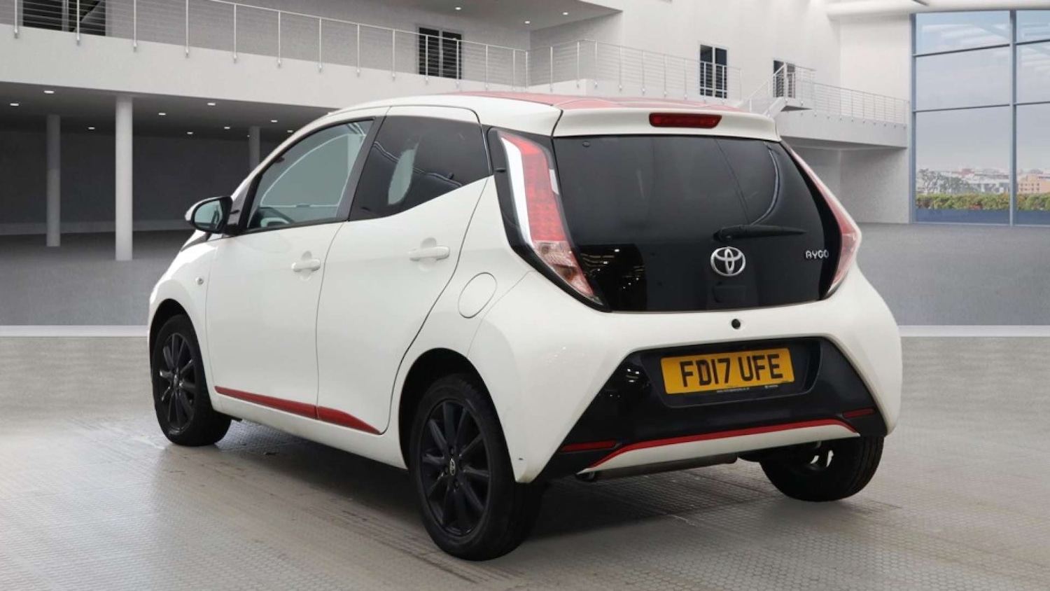Used Toyota AYGO 2017 for sale - 76082858: Photo 3