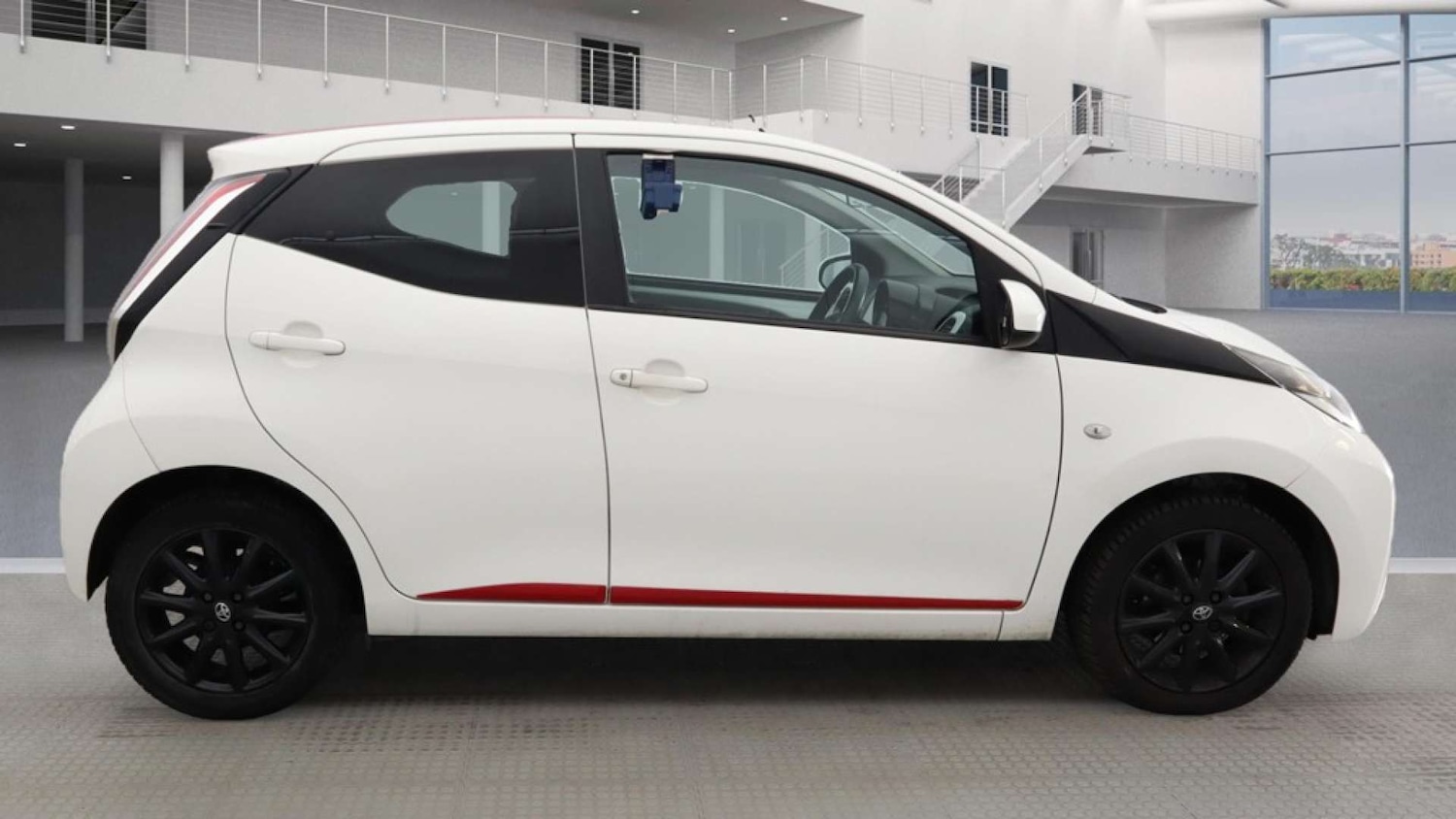 Used Toyota AYGO 2017 for sale - 76082858: Photo 5