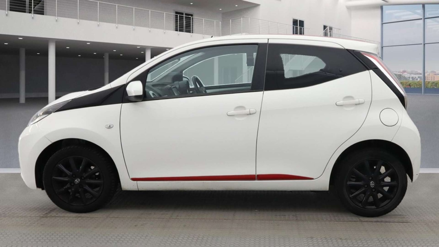 Used Toyota AYGO 2017 for sale - 76082858: Photo 6
