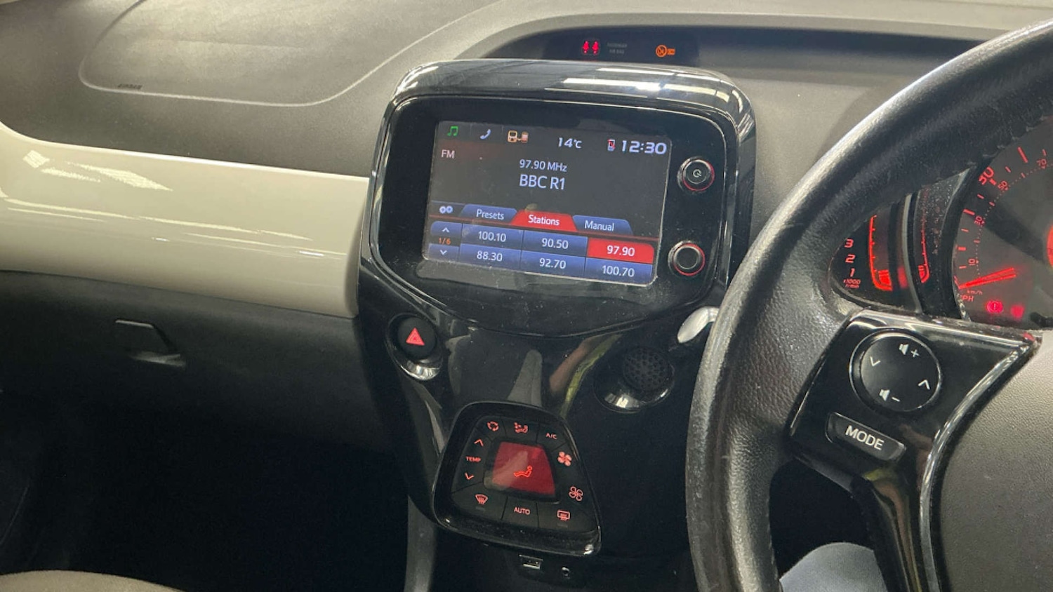 Used Toyota AYGO 2017 for sale - 76082858: Photo 9
