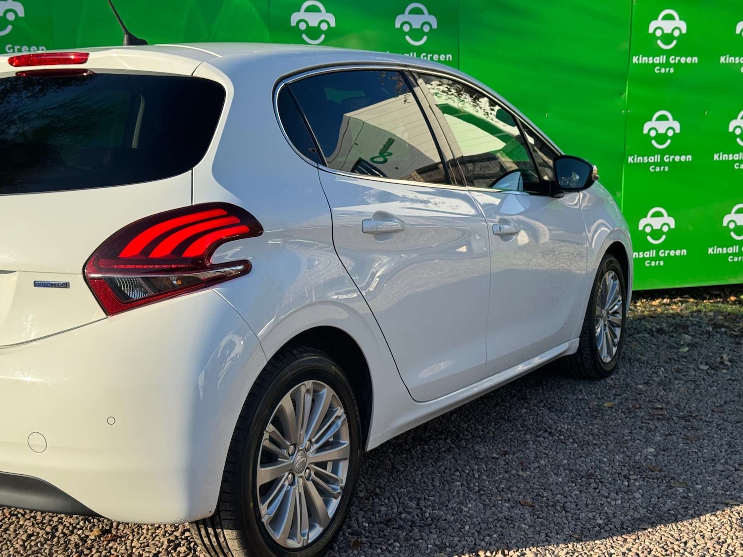 Used Peugeot 208 2017 for sale - 76959849: Photo 14