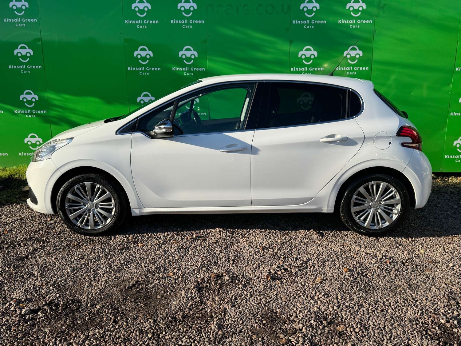 Used Peugeot 208 2017 for sale - 76959849: Photo 20