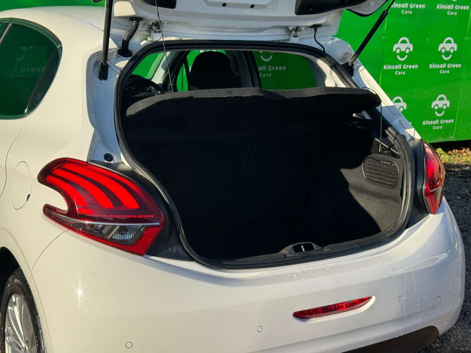 Used Peugeot 208 2017 for sale - 76959849: Photo 22