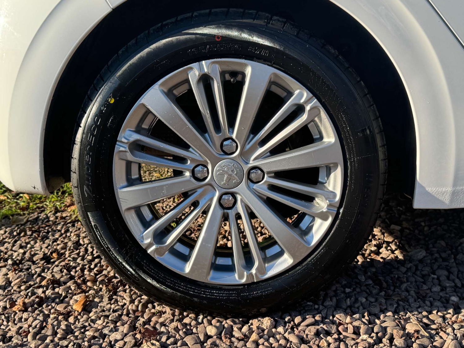 Used Peugeot 208 2017 for sale - 76959849: Photo 26