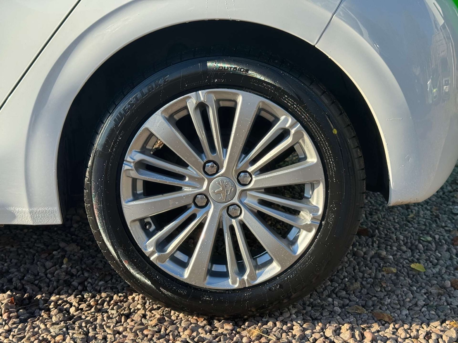 Used Peugeot 208 2017 for sale - 76959849: Photo 28