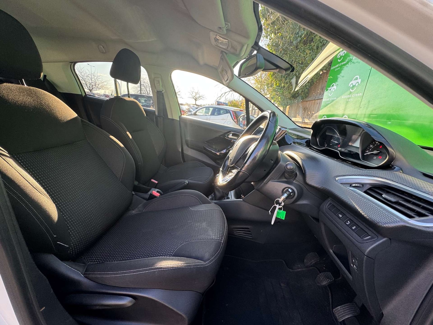 Used Peugeot 208 2017 for sale - 76959849: Photo 32