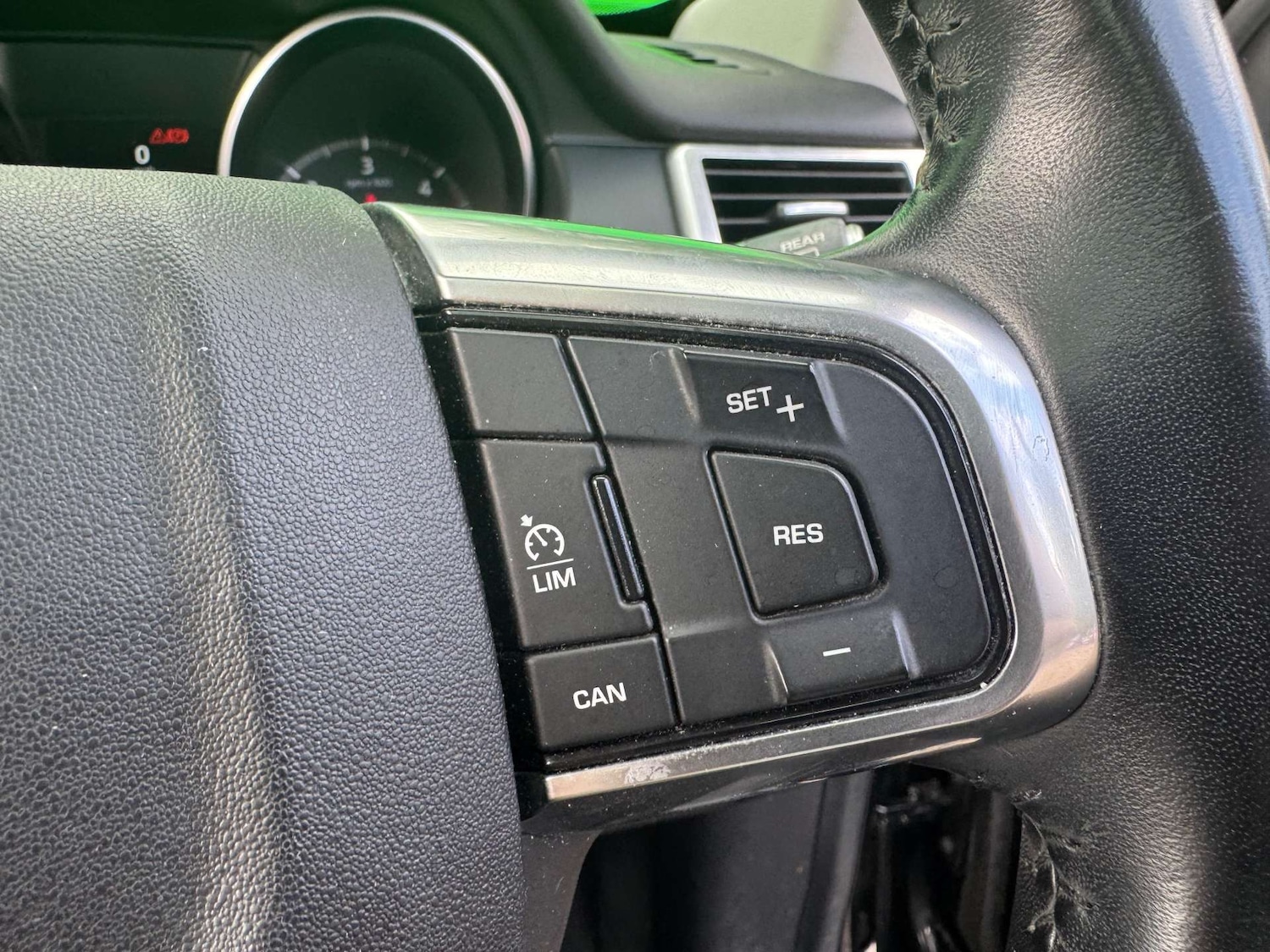 Used Land Rover Discovery Sport 2017 for sale - 75908273: Photo 33