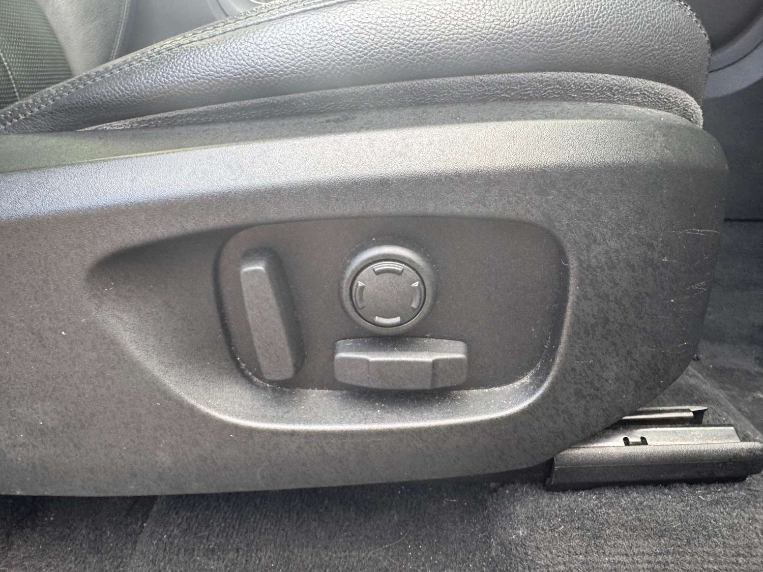 Used Land Rover Discovery Sport 2017 for sale - 75908273: Photo 41